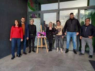 Descubren la placa oficial de Nebulossa en el Espai Jove de Ondara
