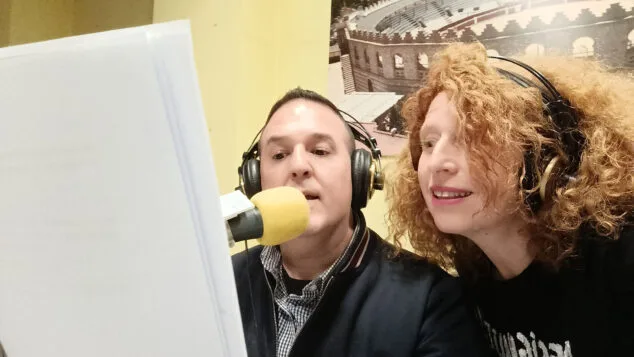 jovi lozano seser y monica palacios en la radio de ondara