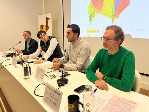Imagen: Mesa redonda Fons Valencià per la Solidaritat