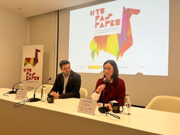 Imagen: Mesa redonda Fons Valencià per la Solidaritat