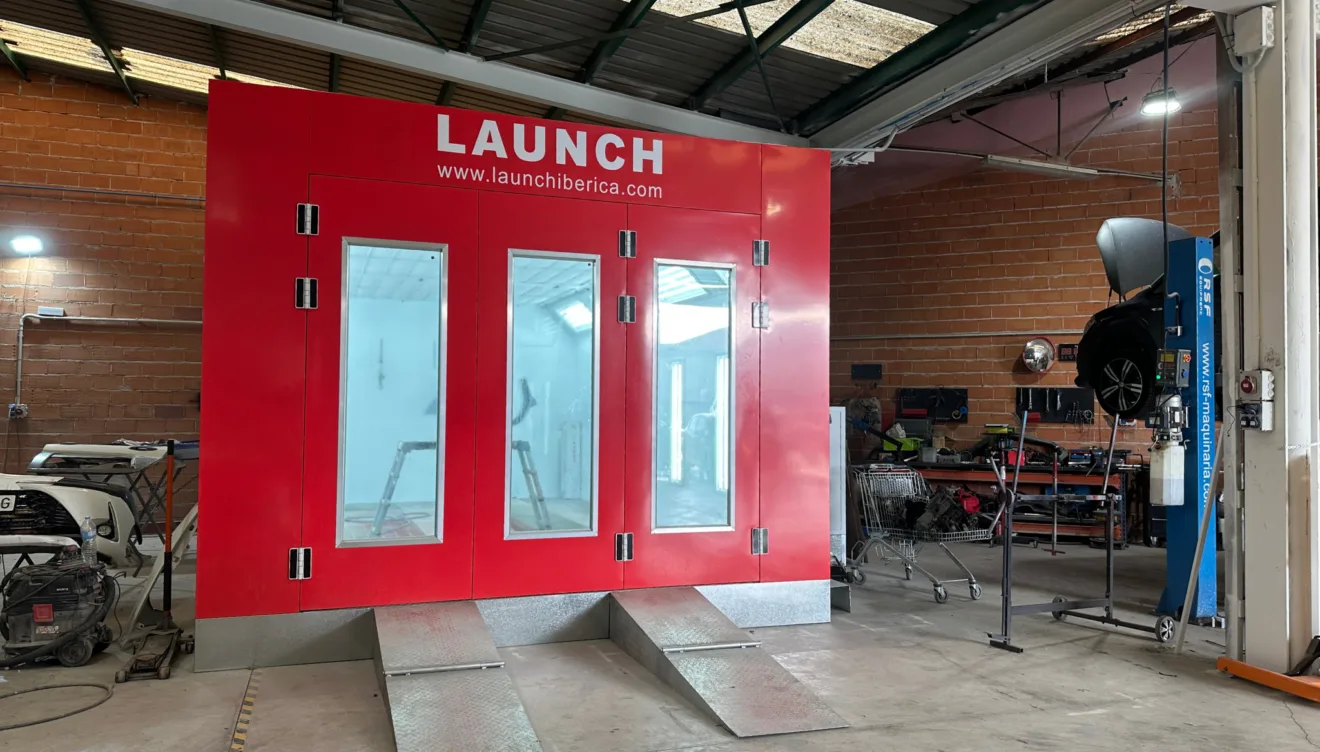 Personaliza tu coche con la cabina de pintura profesional que puedes alquilar en Lifting Car