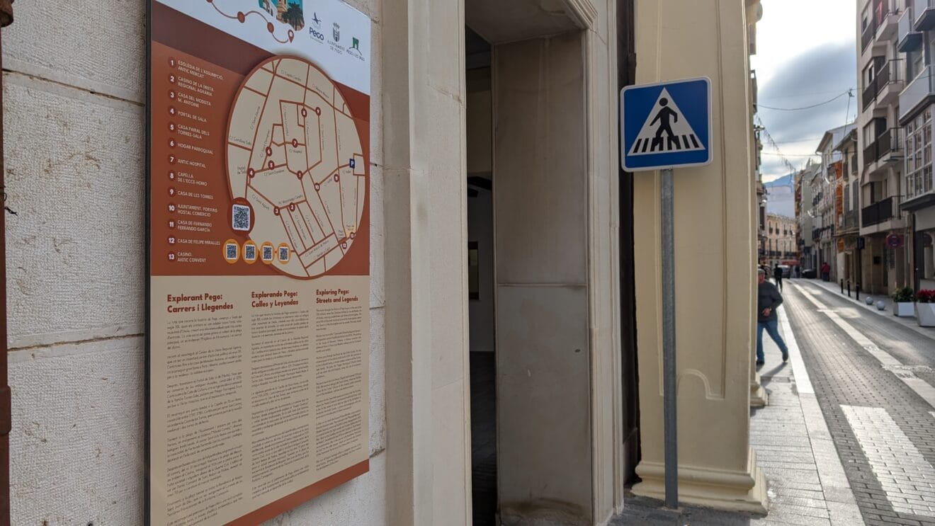 Nueva placa informativa de Pego