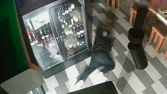 uno de los detenidos por robar en locales de calp