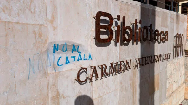 El Ayuntamiento de Pego denuncia un acto vandálico en la Biblioteca Municipal Carmen Alemany Bay 1 Imagen: Acto vandálico en la nueva Biblioteca Municipal de Pego