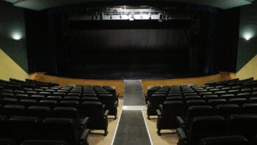 butacas del auditorio de calp archivo