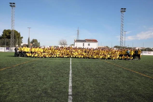 ondara presenta su escuela municipal de futbol con mas de 270 jovenes deportistas