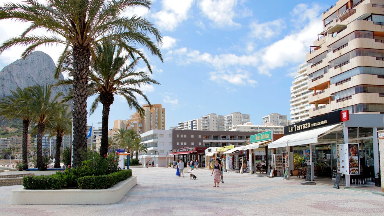 Paseo marítimo de la Fossa de Calp en la actualidad