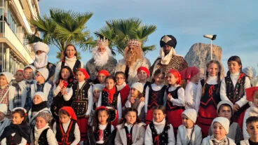 Pastorcillos y pastorcillas de Calp junto a los Reyes Magos este 2025