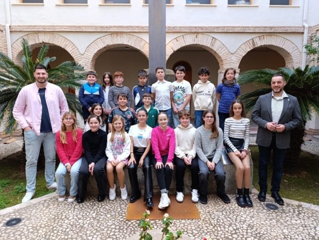Imagen: Miembros del Consell de infancia y adolescencia de Ondara