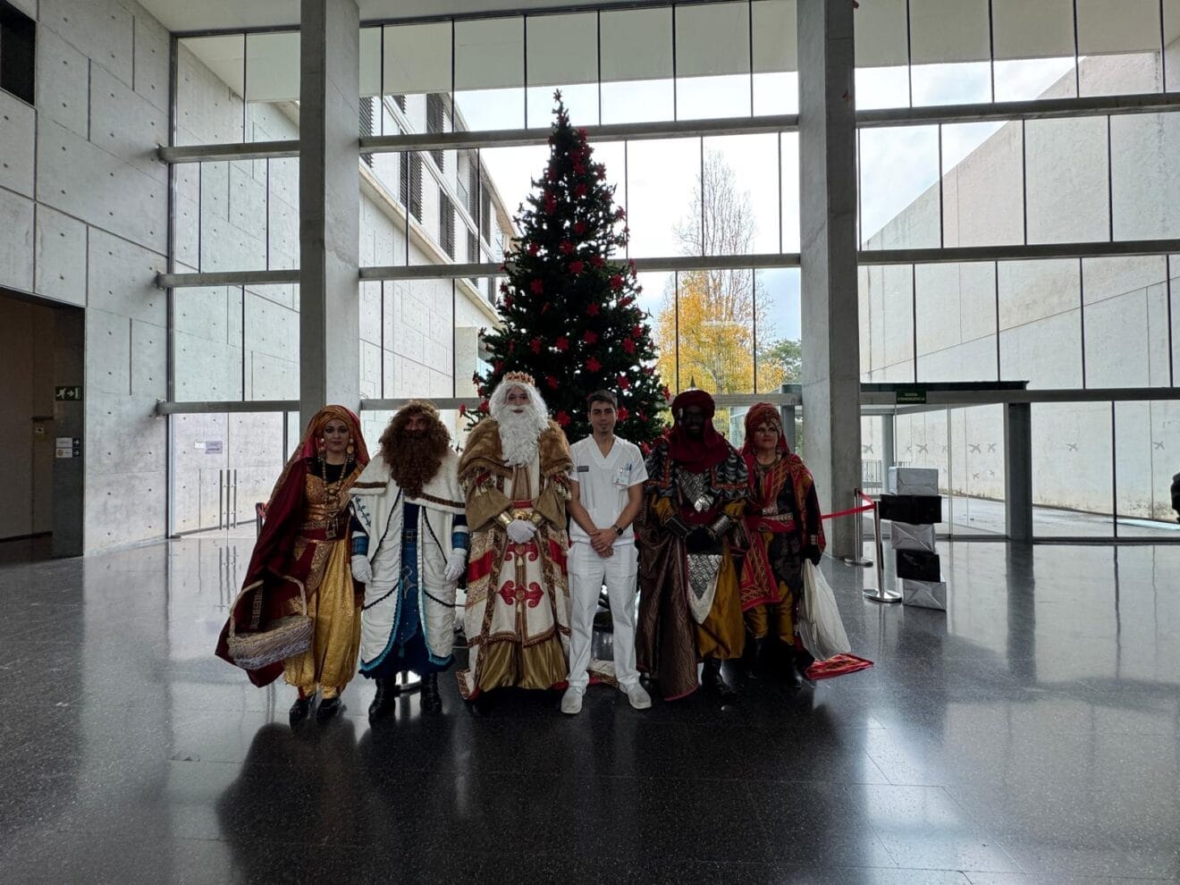 Visita de los Reyes Magos al Hospital de Dénia