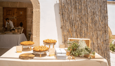 Degusta exquisitas croquetas en Salones Carrasco