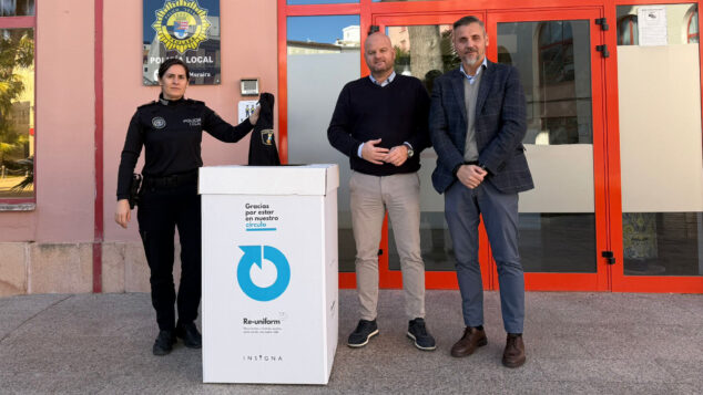 Imagen: El Ayuntamiento de Teulada firma un acuerdo para el reciclaje de uniformes policiales