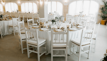 Elegancia y minimalismo durante tu boda siguiendo las tendencias de boda 2025