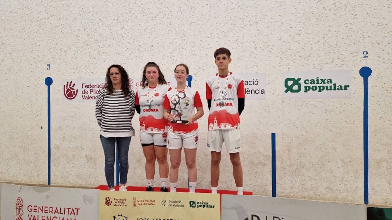 Equipo cadeta con una victoria plata