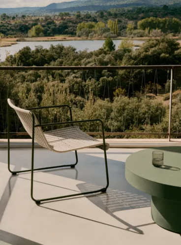 Escoges muebles de exterior con texturas naturales
