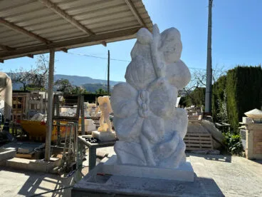 Esculturas en el Estudi-taller de Pedra Navas de Pedreguer
