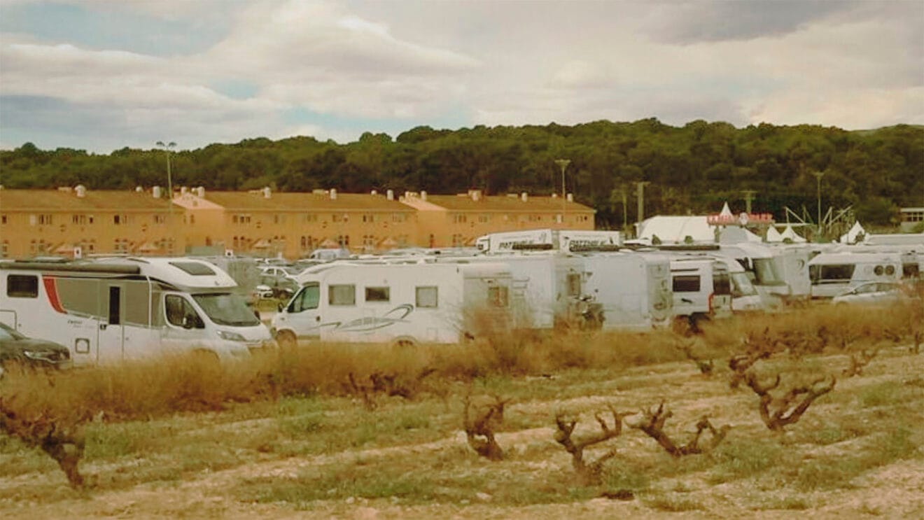 Estacionamiento irregular de autocaravanas en Teulada Moraira