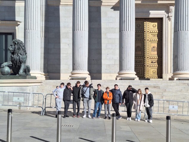 Imagen: Jóvenes de Pedreguer por Madrid