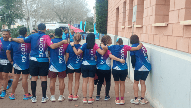 kilometros de esfuerzo y conexion con la fibra de excom