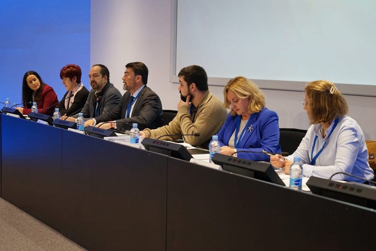 Mesa que preside la 17ª Asamblea de la FVMP