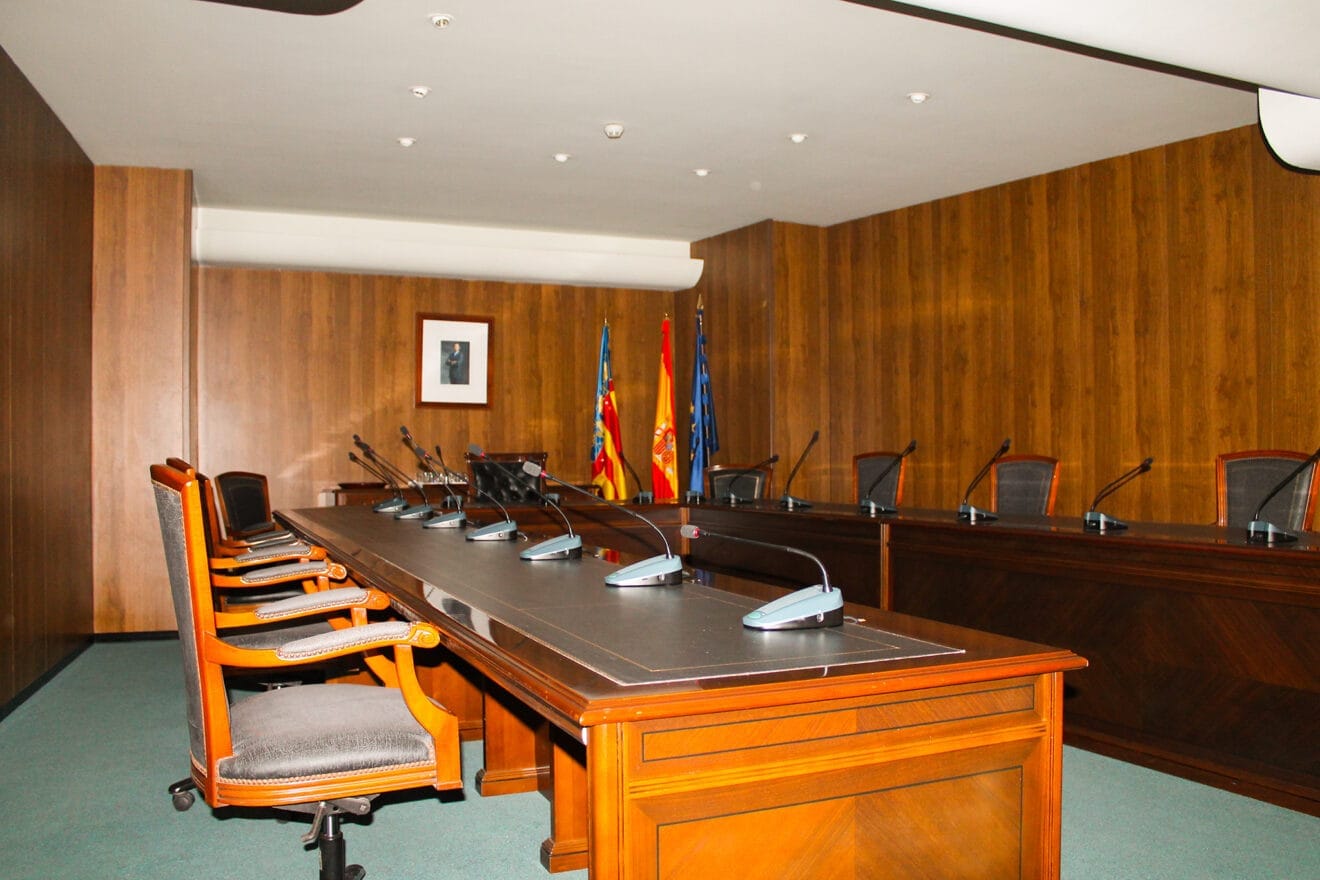Sala de plenos del ayuntamiento de Teulada