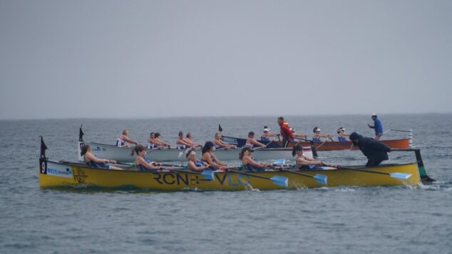 Imagen: Tres regatas luchando por la victoria en Calp