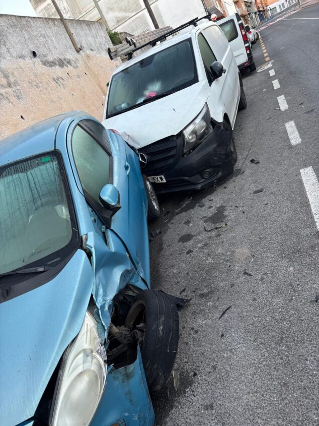 Imagen: Vehículos afectados por la colisión en Benitatxell