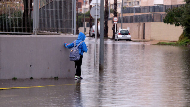 Imagen: Calle anegada en Dénia (archivo)