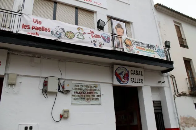 Bild: Fallas-Festzentrum der Falla la Font de Pego im Jahr 2022