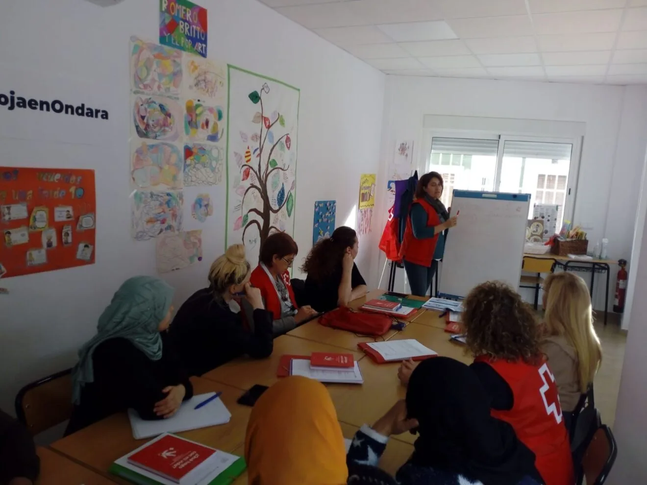 Clases de castellano en Ondara por parte de la Cruz Roja