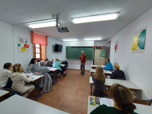 Imagen: Clases de castellano para migrantes