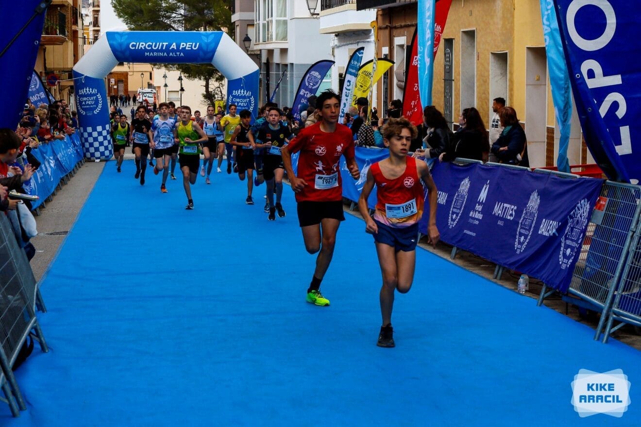 Cursa de infantiles en Gata de Gorgos