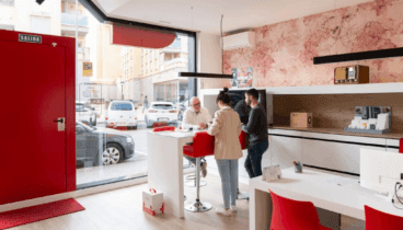 Diseño de interiores con pintura decorativa en oficinas