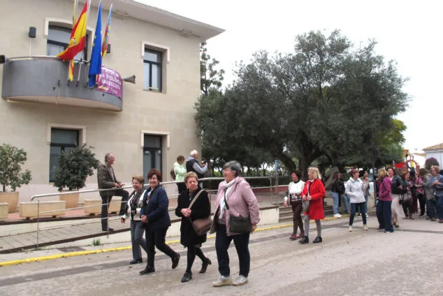 dones els poblets y sus mandalas protagonizan el 8m 01