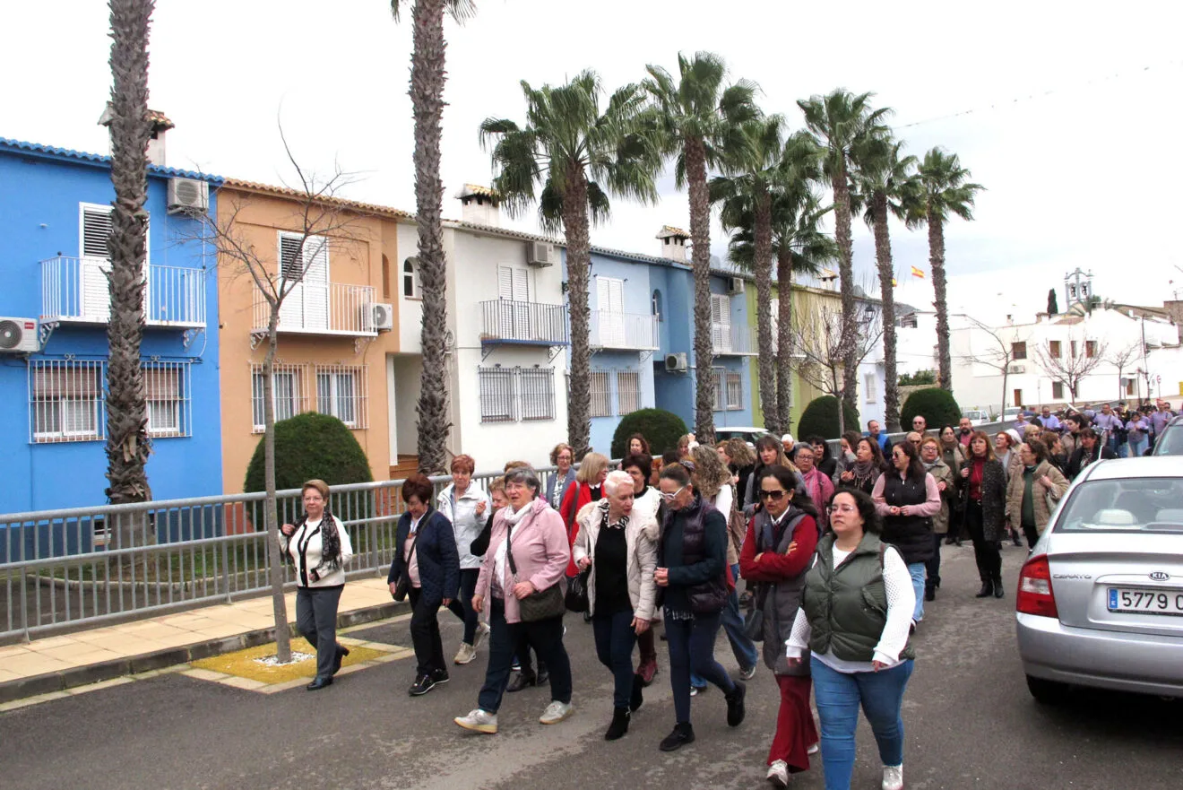 Dones Els Poblets y sus mandalas protagonizan el 8M 06
