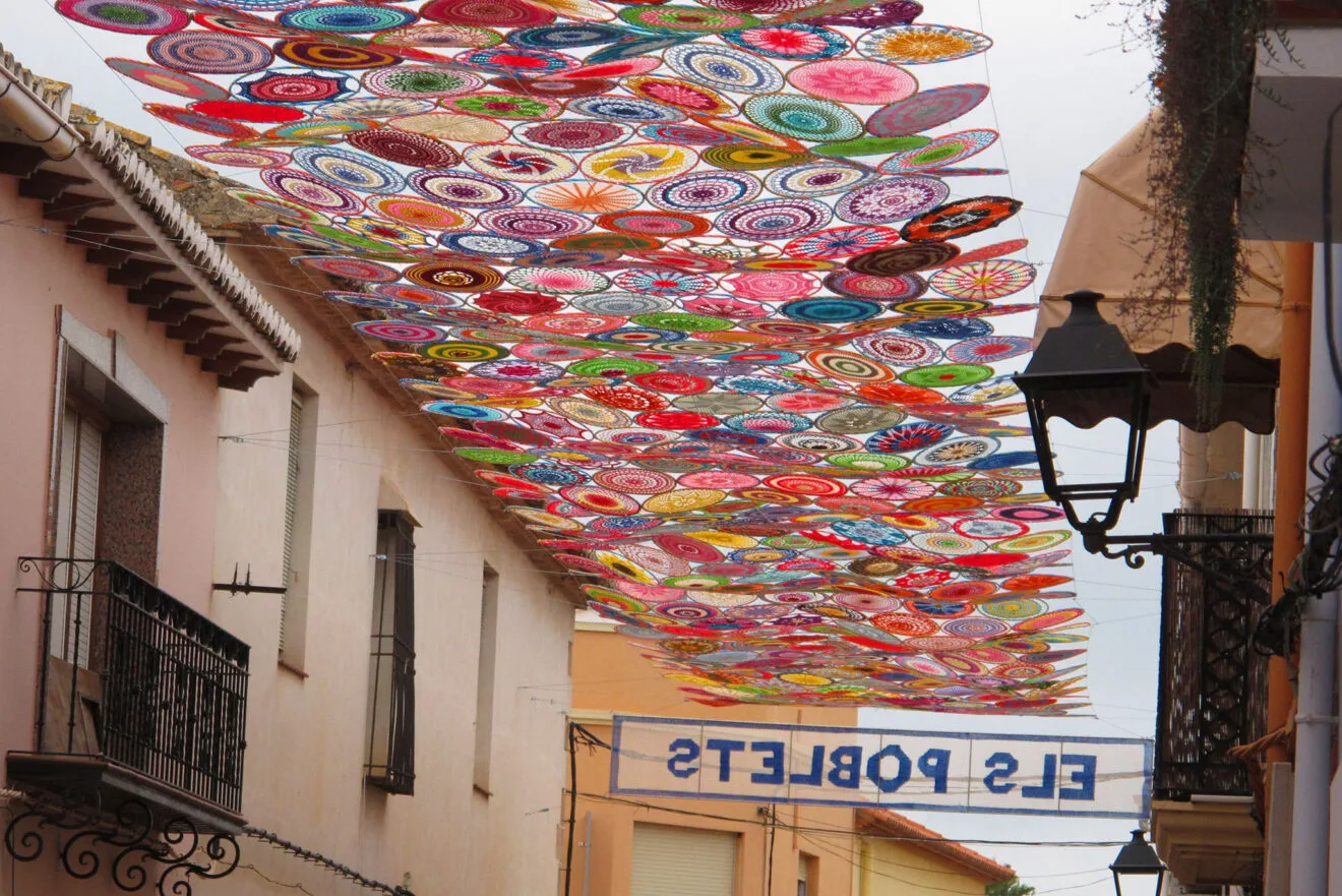 Dones Els Poblets y sus mandalas protagonizan el 8M 13
