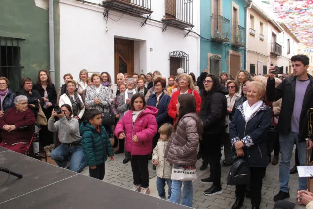 dones els poblets y sus mandalas protagonizan el 8m 15