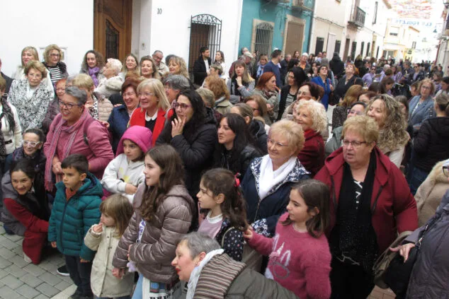 dones els poblets y sus mandalas protagonizan el 8m 24