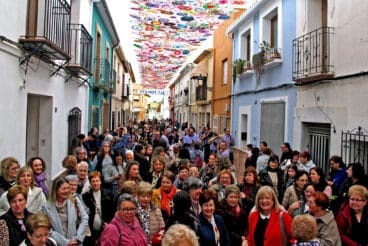 Dones Els Poblets y sus mandalas protagonizan el 8M 26