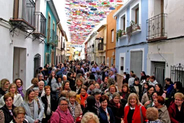 Dones Els Poblets y sus mandalas protagonizan el 8M 26