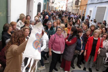Dones Els Poblets y sus mandalas protagonizan el 8M 27