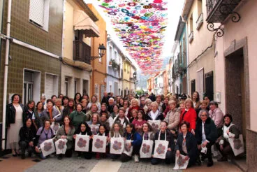 Dones Els Poblets y sus mandalas protagonizan el 8M 33