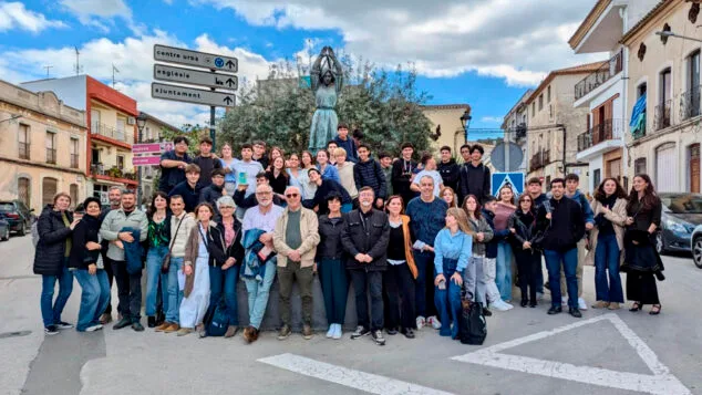 foto grupal de los participantes del ii concurso de oratoria de la marina alta