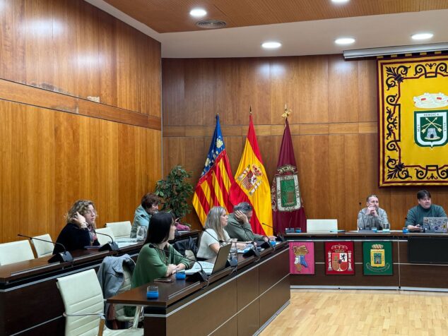 Imagen: Junta de la Comisión de Investigación del Cementerio Municipal 'Parque del Descanso Eterno de Calp'