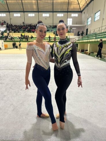 Las gimnastas Ruth y Tati del Club Gimnasia Les Marines de Calp