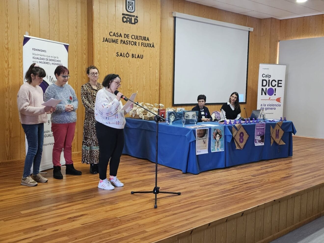 Lectura colectiva de «Voces para la igualdad» del 8M