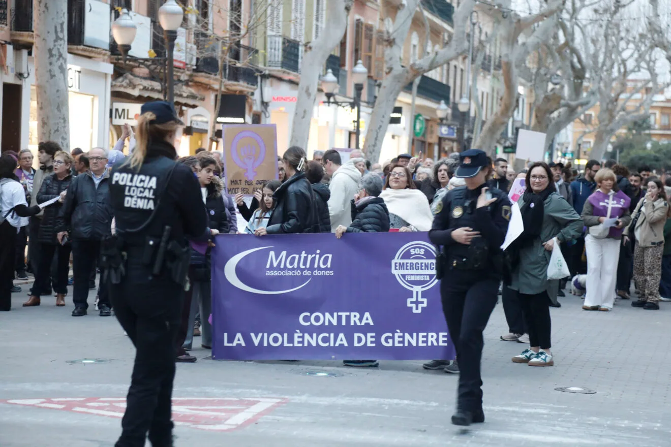 Manifestación por el Día de la Mujer en Dénia 08