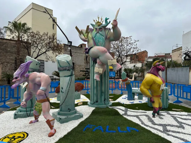 Imagen: Monumento grande de la Falla Convent de Pego en 2025
