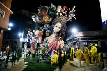 Monumento grande de la Falla Darrere del Castell de Dénia en 2025