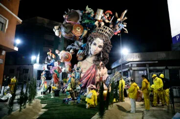 Monumento grande de la Falla Darrere del Castell de Dénia en 2025